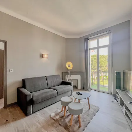 - Centre Pour 2 Personnes Villa *